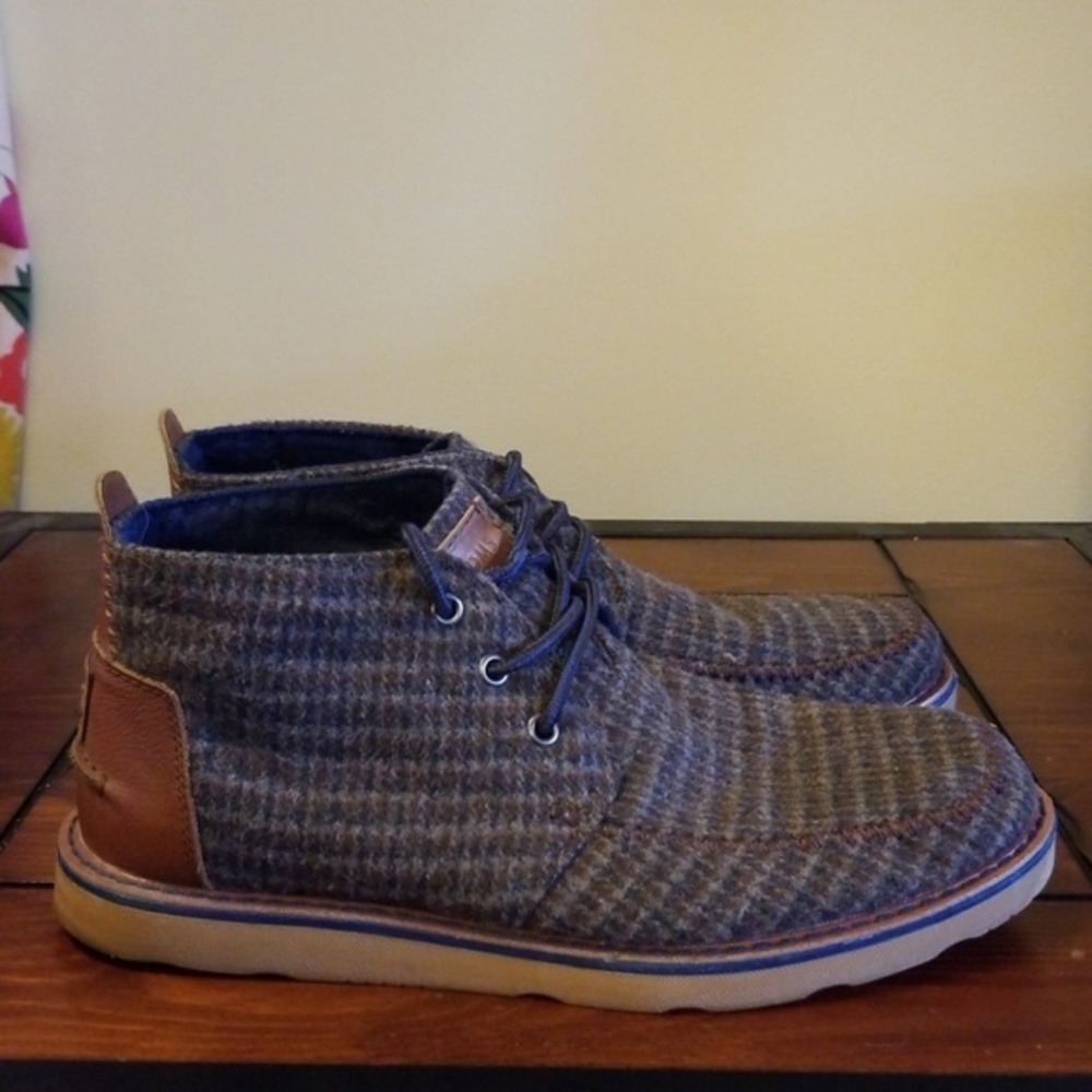 Toms - Picture 4 of 5